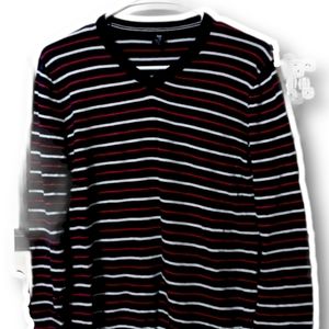 Gap sweater